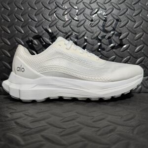 ALO Yoga Runner white/white a0590u women's size 8.5